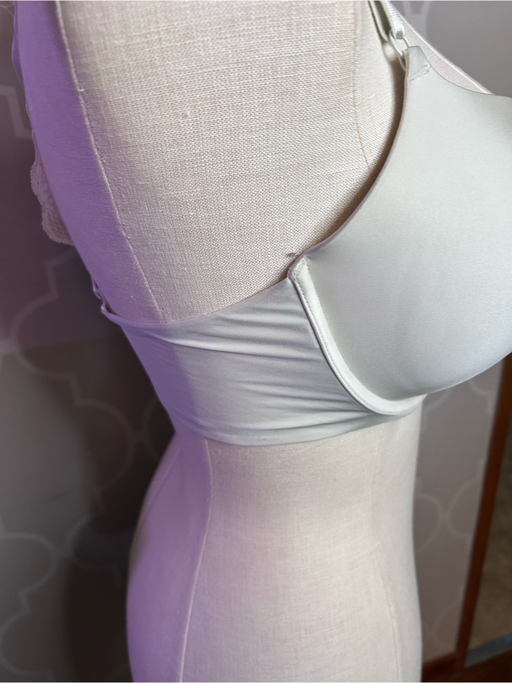 Victoria's Secret Light Gray Front-Closure T-Shirt Bra - Picture 3 of 6